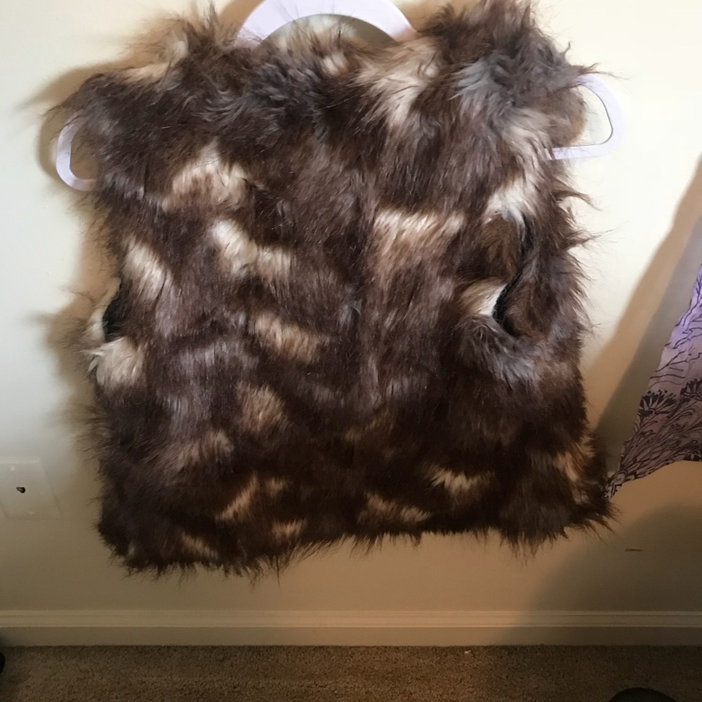 Fur vest - Picture 3 of 3